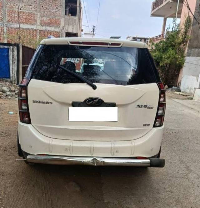 https://images10.gaadi.com/usedcar_image/3989656/original/processed_586c13d0-955a-4222-99a5-86421f8cb451.jpg?imwidth=6401