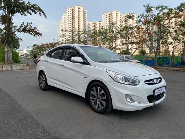 https://images10.gaadi.com/usedcar_image/3991068/original/processed_33157bb3956051ef083d6abb6174a364.jpg?imwidth=6400