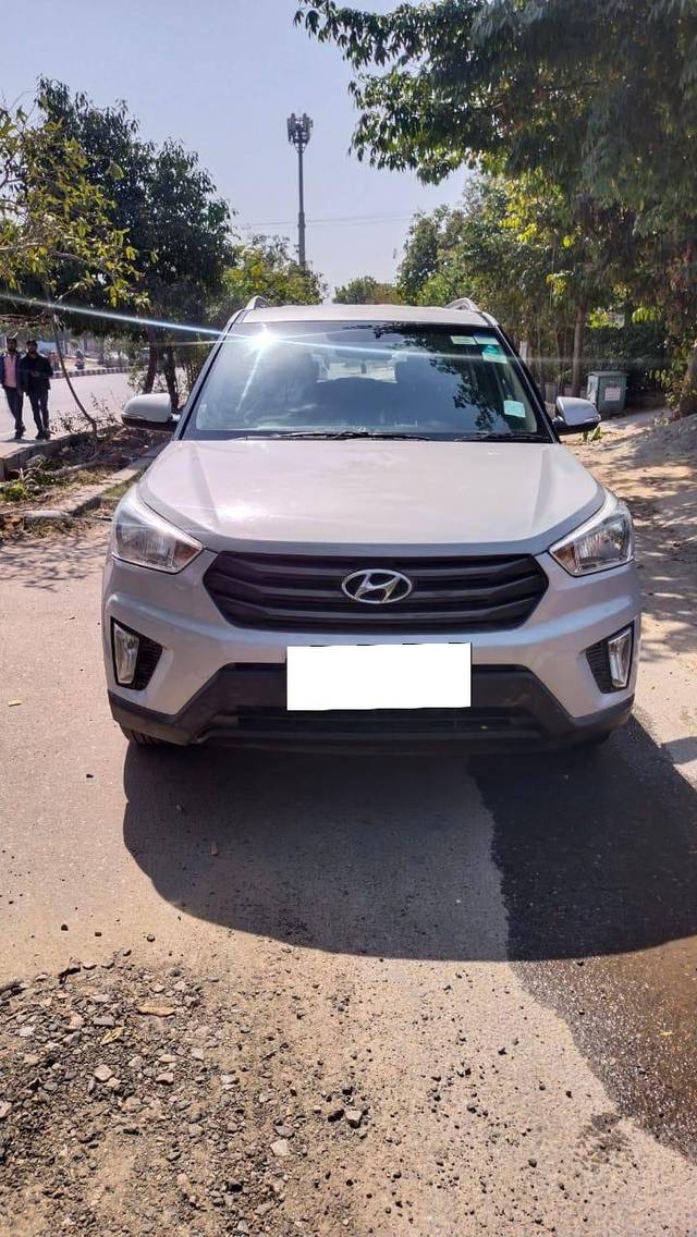 https://images10.gaadi.com/usedcar_image/3991637/original/processed_98b0fb0df87379a21b633795fc2c9c65.jpg?imwidth=6400