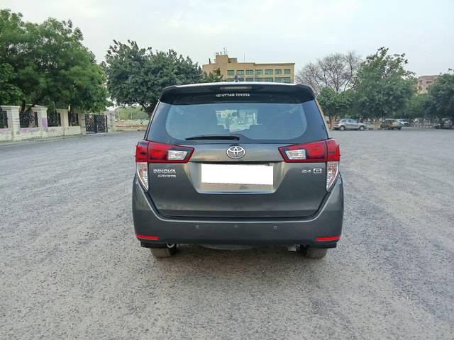 https://images10.gaadi.com/usedcar_image/3992127/original/processed_aa893e9aeacb7cce869fac1a9175c52c.jpg?imwidth=6402