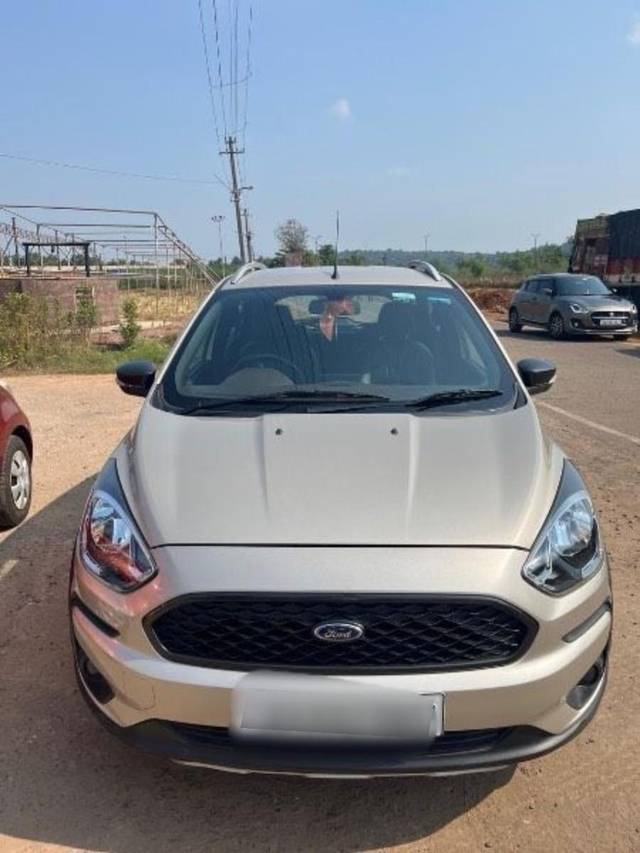 https://images10.gaadi.com/usedcar_image/3992221/original/processed_2459c827-f954-4644-9355-ceb5d66ef705.jpg?imwidth=6400