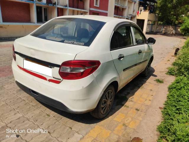 https://images10.gaadi.com/usedcar_image/3994013/original/processed_cce42d17-aed8-4a3c-8905-4742c8d1c9ba.jpg?imwidth=6401