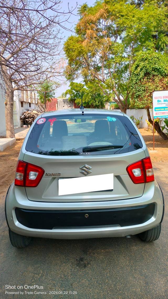 https://images10.gaadi.com/usedcar_image/3994940/original/processed_fdbb2732ebcdb00814968858065d1f73.jpg?imwidth=6401