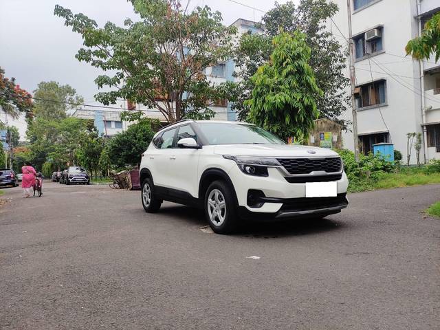 https://images10.gaadi.com/usedcar_image/3995164/original/processed_ae24ff02637536b4e923570d012cc516.jpg?imwidth=6400