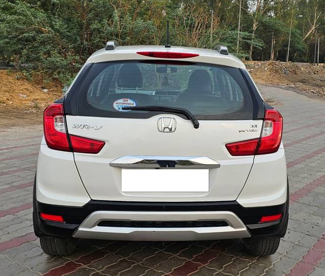 https://images10.gaadi.com/usedcar_image/3996174/original/processed_ae5af2c8f0c3741e0c03390e68e97a38.jpg?imwidth=6402