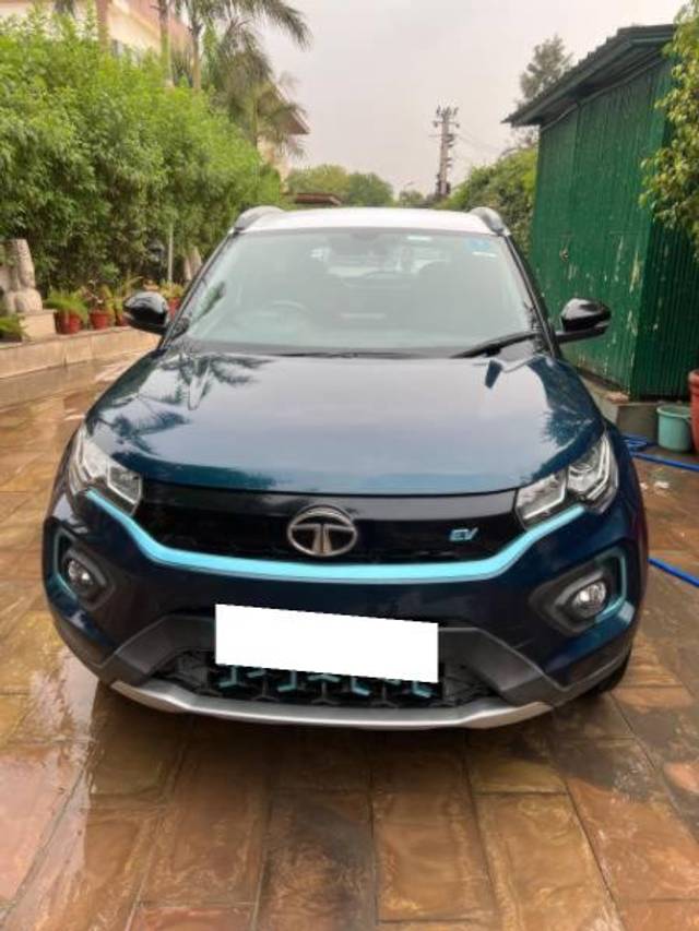 https://images10.gaadi.com/usedcar_image/3997239/original/processed_870c8b82-c594-47f5-8676-bd64d1430ac1.jpeg?imwidth=6400