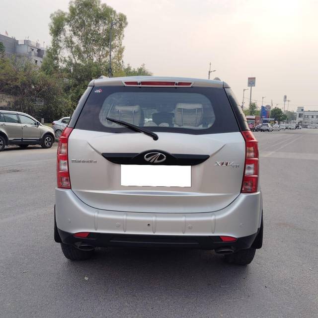 https://images10.gaadi.com/usedcar_image/3997865/original/processed_4cf5549673ef7f4c64f51ee9688d6c34.jpg?imwidth=6402