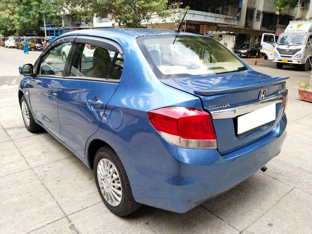 https://images10.gaadi.com/usedcar_image/3999224/original/processed_e92a14773450f8e69c0e5827224bcd37.jpg?imwidth=6401