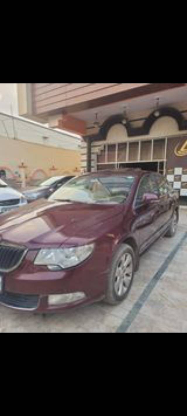 https://images10.gaadi.com/usedcar_image/3999376/original/0a74e862bdc96d1e88f40ace60fd5fbb.jpg?imwidth=6401