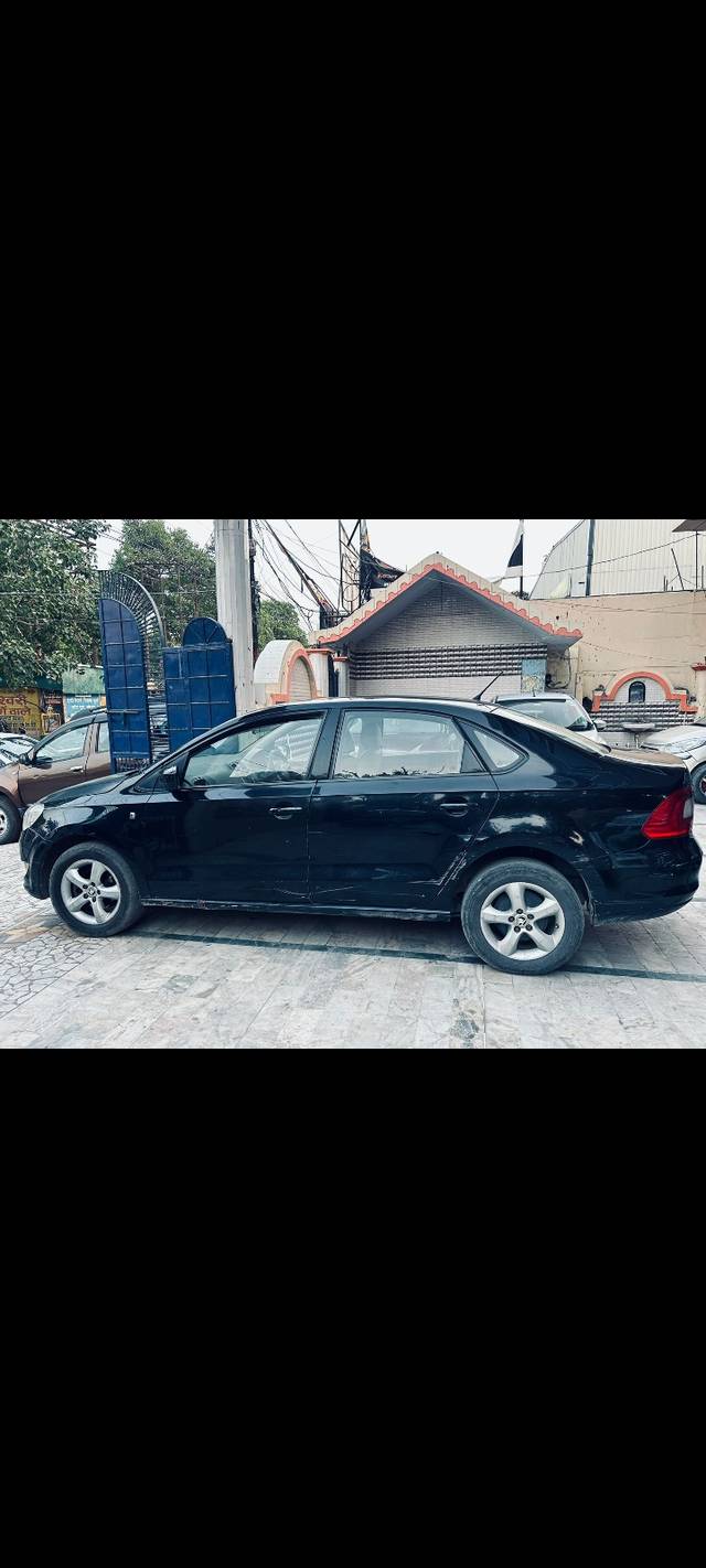 https://images10.gaadi.com/usedcar_image/3999405/original/7a93d8098cb98716808f82edd30e9eb4.jpg?imwidth=6402