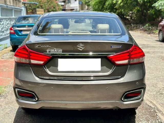 https://images10.gaadi.com/usedcar_image/3999415/original/processed_1c8c0edbb1f84c0268de55bfb913f216.jpg?imwidth=6401