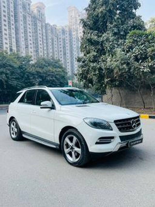 https://images10.gaadi.com/usedcar_image/3999799/original/processed_eafbcdfe32745129996e7ca26449e9da.jpg?imwidth=6400