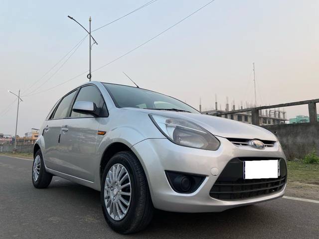 https://images10.gaadi.com/usedcar_image/3999916/original/processed_a0b2b969ee462cc1bdc1a8cac418f8dd.jpg?imwidth=6400