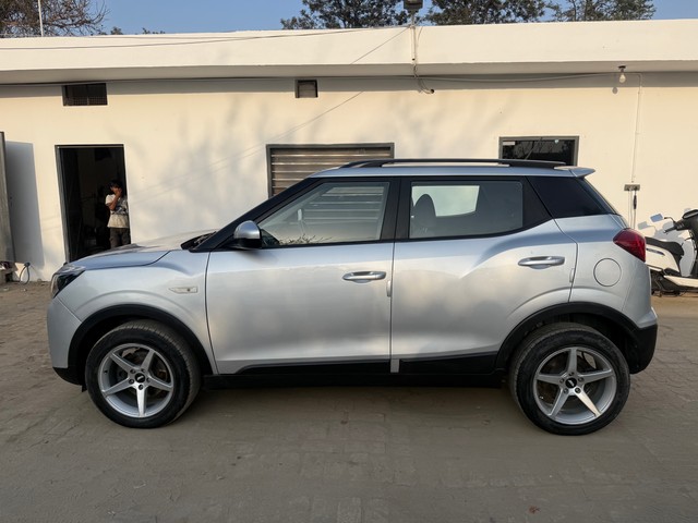 Second-hand 2019 Mahindra XUV300 W6 Diesel BSIV for sale in Ludhiana-2