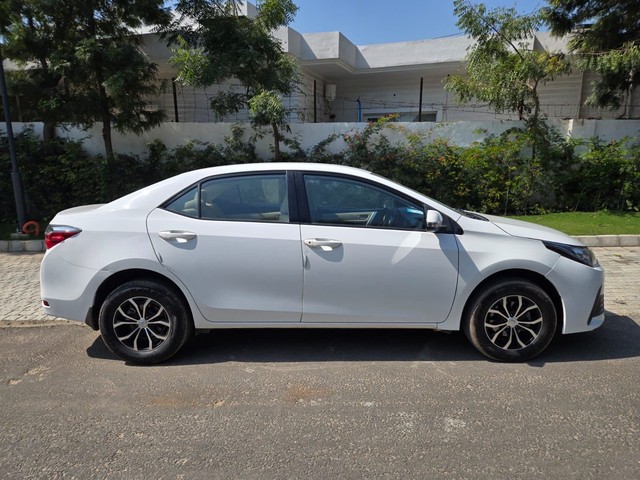 Second-hand 2017 Toyota Corolla Altis Facelift for sale in Ludhiana-1