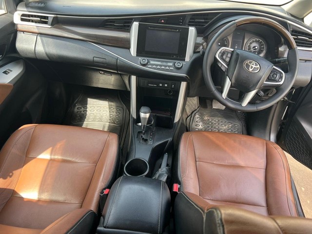 Toyota Innova Crysta 2.8 ZX AT BSIV Second-hand 2016 Toyota Innova Crysta 2.8 ZX AT BSIV for sale in Ludhiana-8