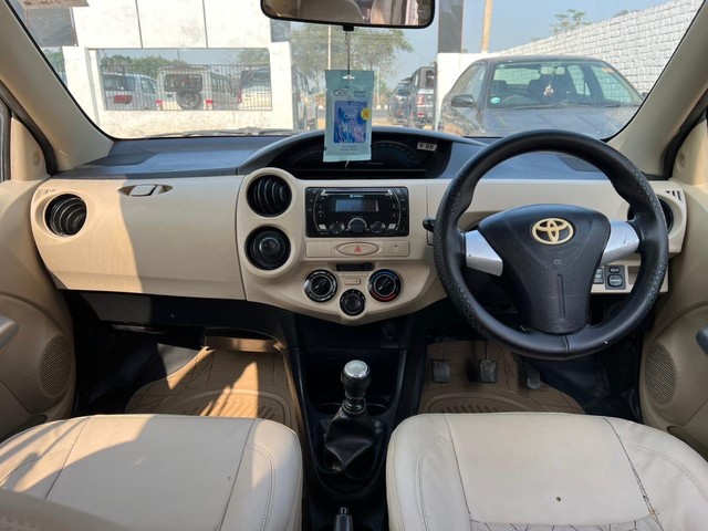 Second-hand 2016 Toyota Etios Liva VD for sale in Ludhiana-9