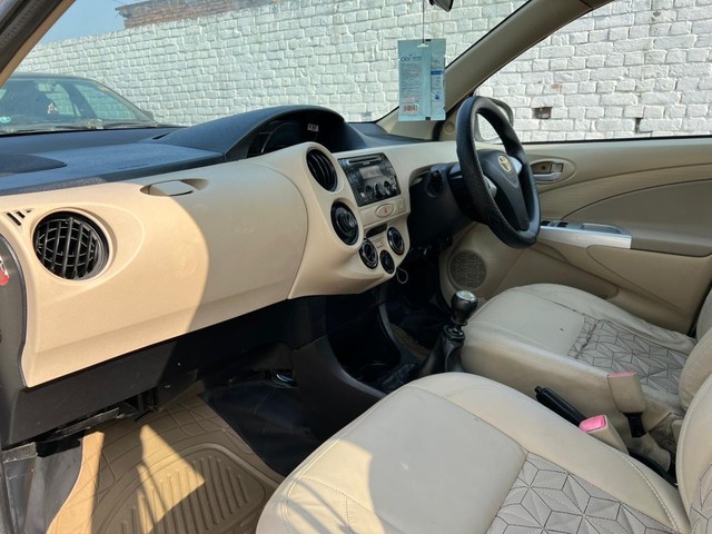 Second-hand 2016 Toyota Etios Liva VD for sale in Ludhiana-7