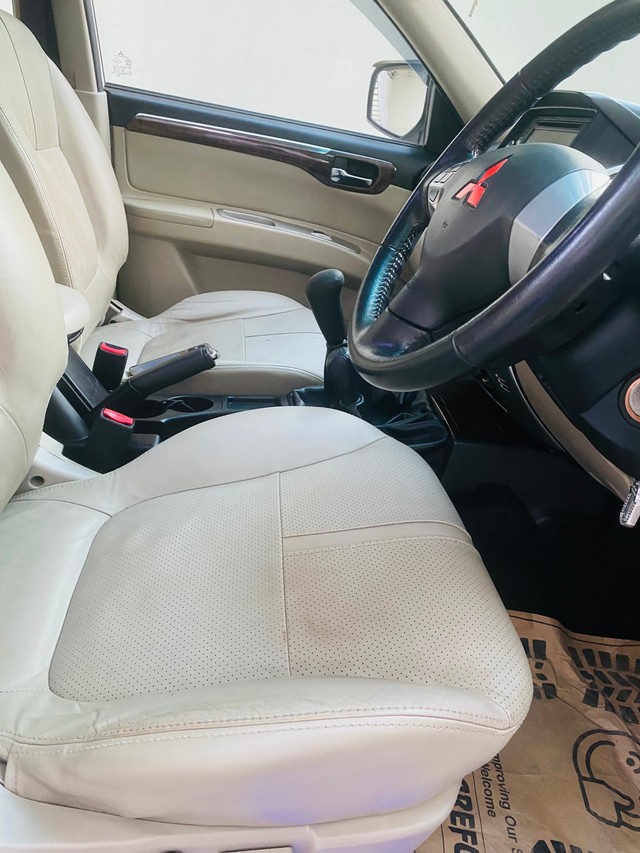 Second-hand 2014 Mitsubishi Pajero Sport 4X4 for sale in Bangalore-10