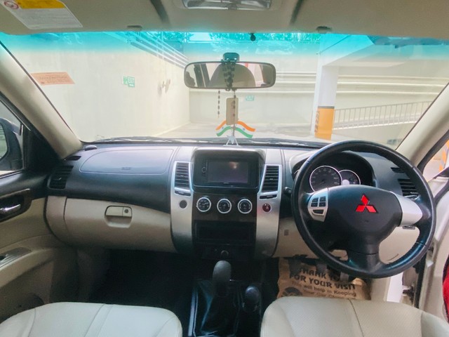 Second-hand 2014 Mitsubishi Pajero Sport 4X4 for sale in Bangalore-12