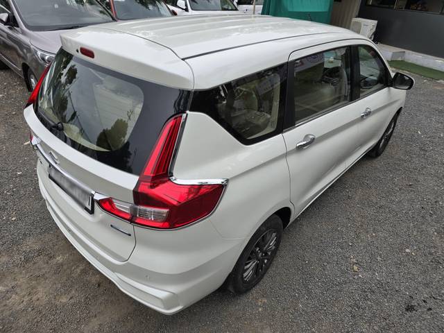 https://images10.gaadi.com/usedcar_image/4000385/original/processed_0975f659910d16c64a242d0c9b0e8737.jpg?imwidth=6401