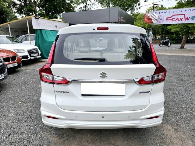 https://images10.gaadi.com/usedcar_image/4000385/original/processed_d59dc78bb3ecca7dae247ee3e41ab293.jpg?imwidth=6402