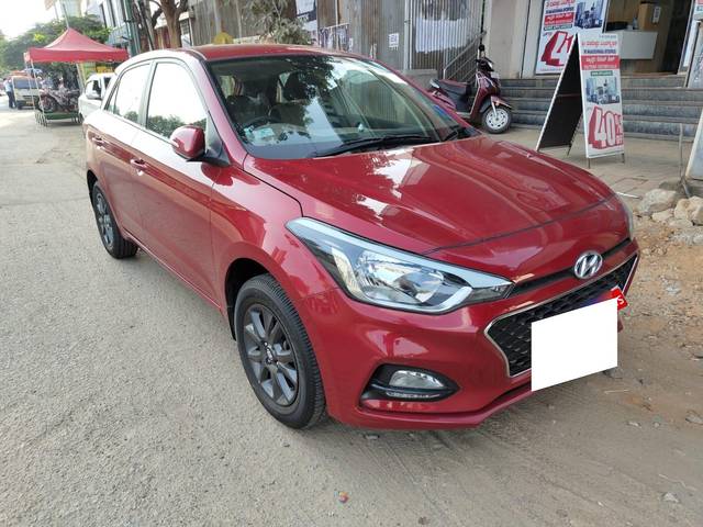 https://images10.gaadi.com/usedcar_image/4001071/original/processed_505f382b5081e1b8a23f709aa766bcd2.jpg?imwidth=6400