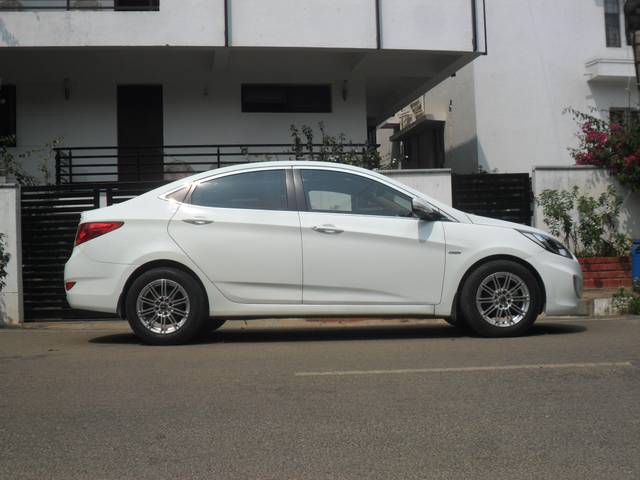 https://images10.gaadi.com/usedcar_image/4001126/original/processed_23ab967b13ce1fe946ee0c4626f1f0a1.JPG?imwidth=6401