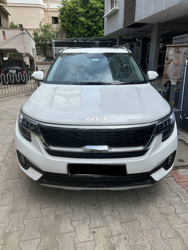 https://images10.gaadi.com/usedcar_image/4001233/original/processed_7cf1ffdacf5ce20e94e9421a4e644f2a.jpg?imwidth=6401