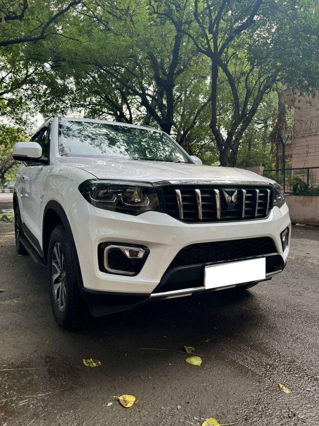 https://images10.gaadi.com/usedcar_image/4002262/original/processed_308da818c4dc70a6e45a2cac50e2ef94.jpeg?imwidth=6400