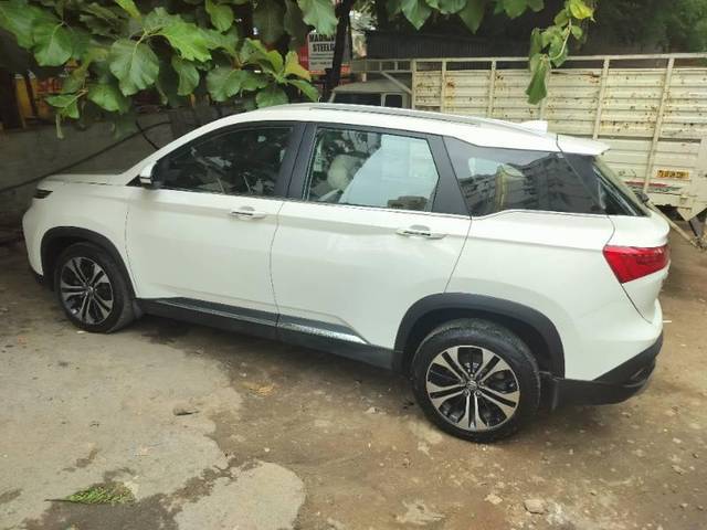 https://images10.gaadi.com/usedcar_image/4003052/original/processed_38550808-26a9-4ef7-b33c-4307b4e1f1cb.jpg?imwidth=6400