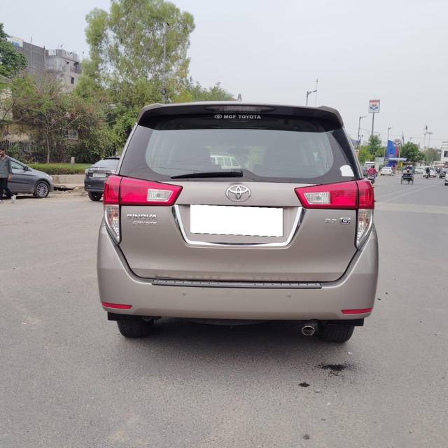 https://images10.gaadi.com/usedcar_image/4003149/original/processed_ad9edfc07ebede418ac04955598b3a44.jpg?imwidth=6402