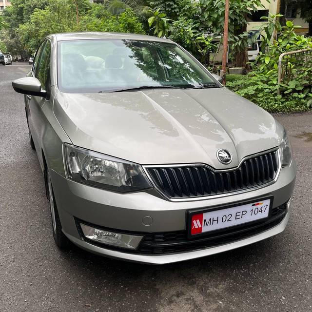 https://images10.gaadi.com/usedcar_image/4003579/original/processed_6a2518276eec9994d584e7be250634ef.jpg?imwidth=6400