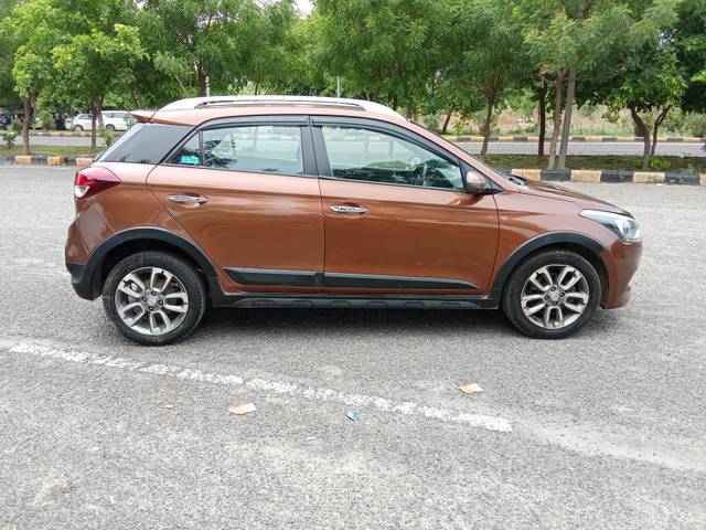 https://images10.gaadi.com/usedcar_image/4004138/original/8e4472a7ff67bcec884edb4e81bb8fd8.jpg?imwidth=6401