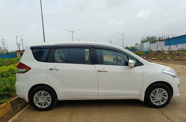 https://images10.gaadi.com/usedcar_image/4004435/original/09da83d9bde6512a2810c29be11be378.jpg?imwidth=6401