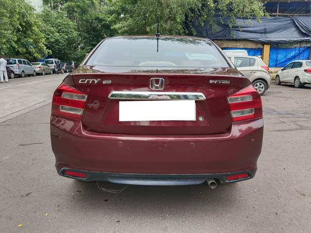 https://images10.gaadi.com/usedcar_image/4004570/original/processed_8216eb36bfac9bc0dfc5f2241671dac8.jpg?imwidth=6402