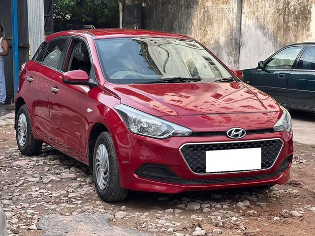 https://images10.gaadi.com/usedcar_image/4004633/original/processed_a12ab262bca5dd4f8a873b91210d9bad.jpg?imwidth=6400