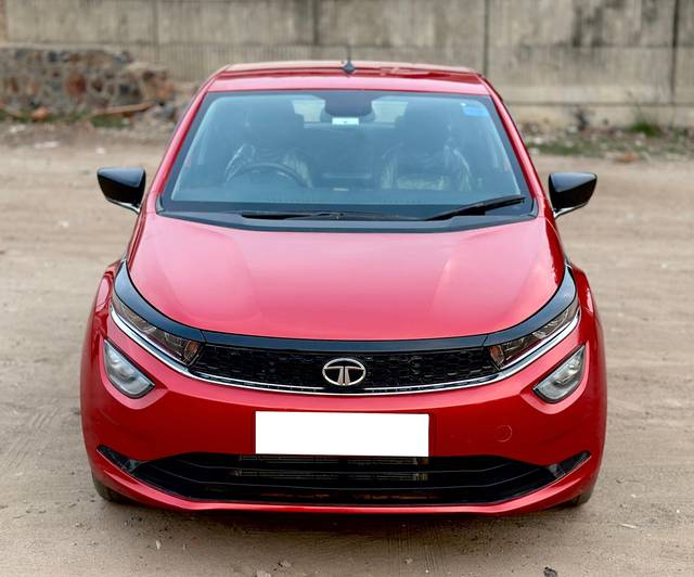 https://images10.gaadi.com/usedcar_image/4005010/original/processed_7133c648c4cd4b3a26c7766d01887468.jpg?imwidth=6400