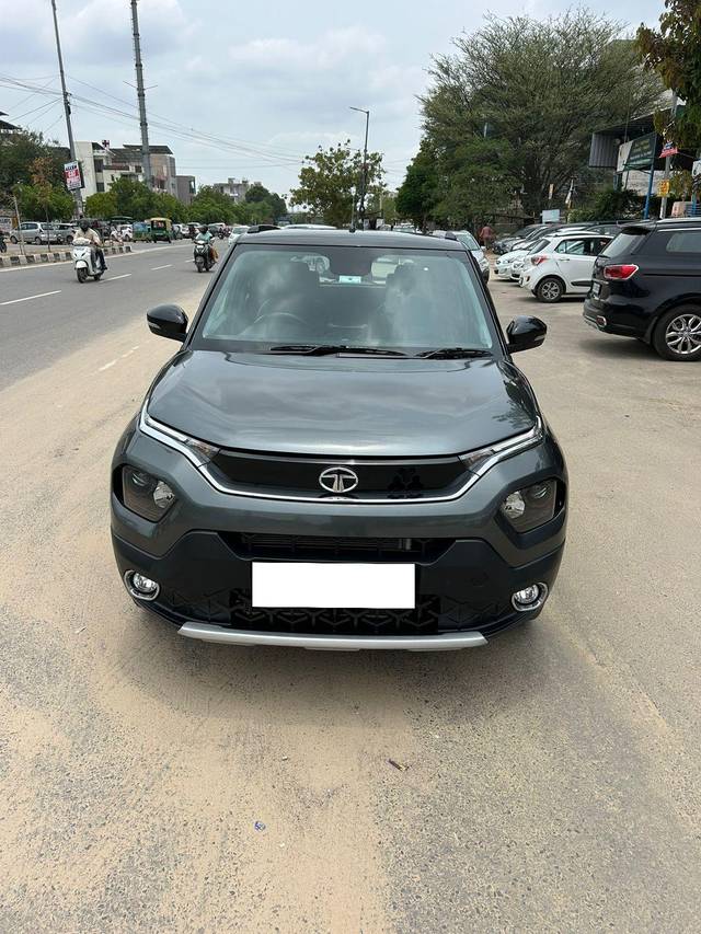 https://images10.gaadi.com/usedcar_image/4005551/original/processed_95f2704cad5c60656bd8d063130f1418.jpg?imwidth=6401