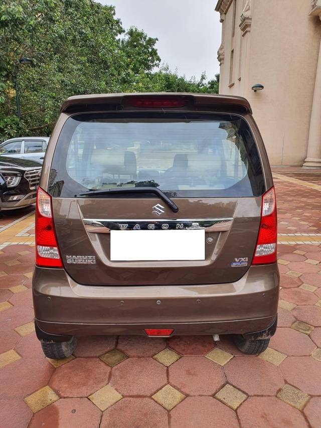 https://images10.gaadi.com/usedcar_image/4007028/original/processed_f5e85f89f3186d1b50522cd8c2c085af.jpg?imwidth=6402