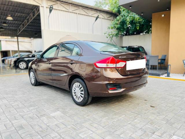 https://images10.gaadi.com/usedcar_image/4007947/original/processed_1a7c00658b73d804a32e7c541e6ac4b2.jpeg?imwidth=6402