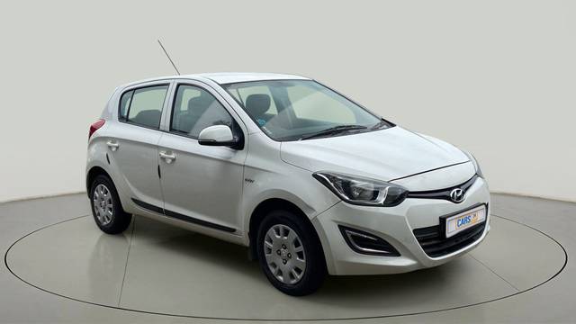 https://images10.gaadi.com/usedcar_image/4008549/original/52d82485ce1872269cde793834657a2d.jpg?imwidth=6400