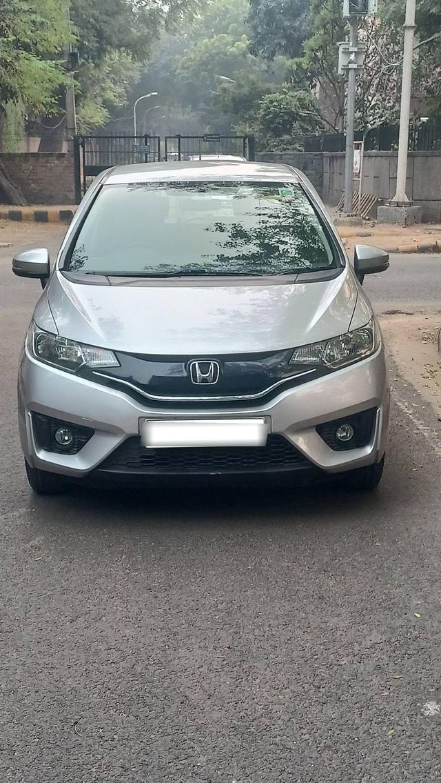 https://images10.gaadi.com/usedcar_image/4008639/original/processed_96bc80c00b3bcd205f6e36529a4c69ec.jpeg?imwidth=6402