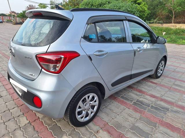 https://images10.gaadi.com/usedcar_image/4009347/original/processed_d18618b268289aac48dc59540989b1c6.jpg?imwidth=6402