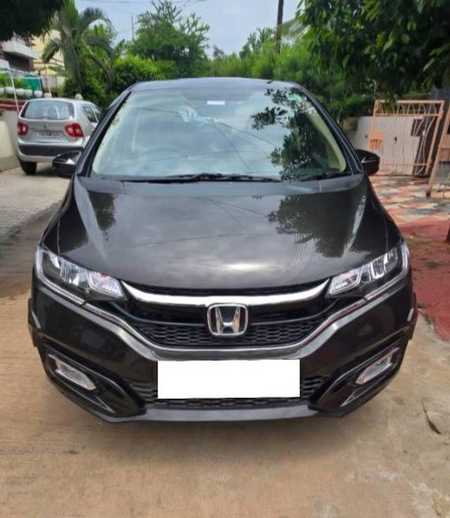 https://images10.gaadi.com/usedcar_image/4009408/original/processed_53b4b568-ad10-4028-b517-156e94f8ae11.jpg?imwidth=6401