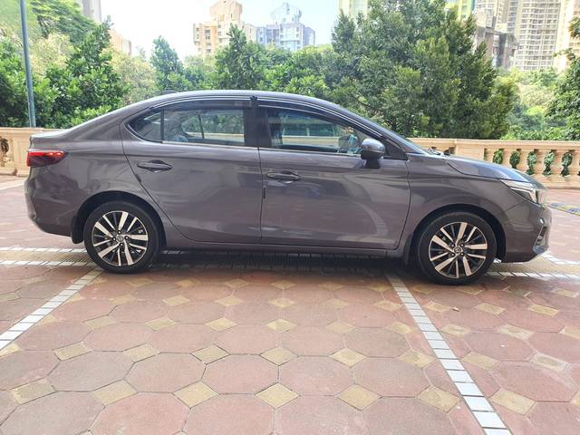 https://images10.gaadi.com/usedcar_image/4009613/original/9e8cfc405700ac6a28493b1985494d8a.jpg?imwidth=6401