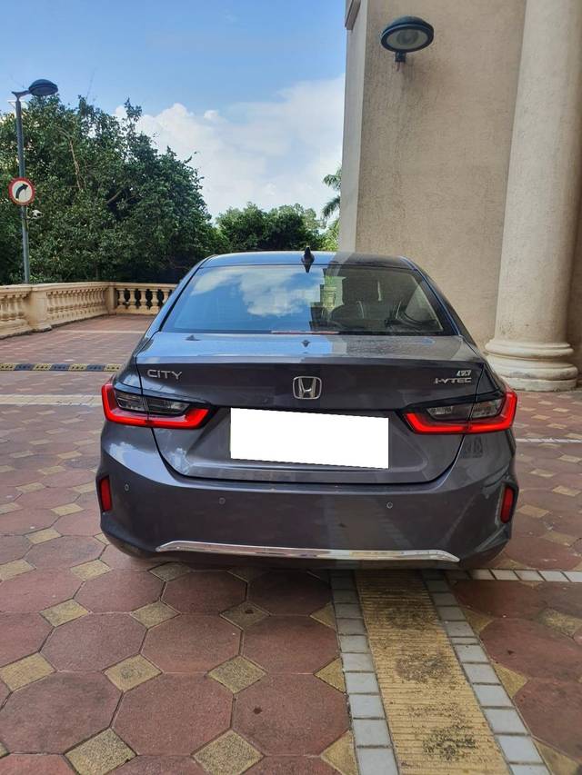 https://images10.gaadi.com/usedcar_image/4009613/original/processed_cefded47c3b33fb74874b93d4aa6b2a3.jpg?imwidth=6402