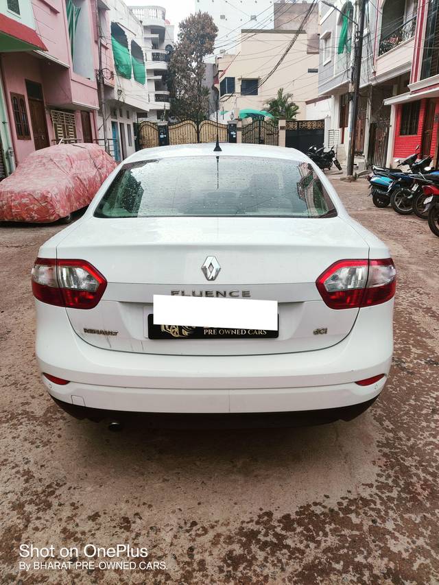 https://images10.gaadi.com/usedcar_image/4009967/original/processed_fd69a5e15a3a039fe5e9f4e6185978ff.jpg?imwidth=6402