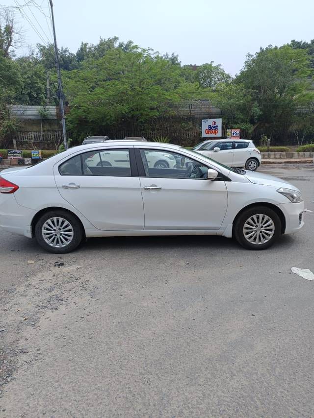 https://images10.gaadi.com/usedcar_image/4010620/original/processed_6a949e26403a3ee815132fd7a1d49029.jpg?imwidth=6401