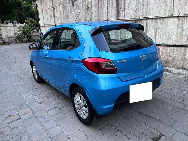 https://images10.gaadi.com/usedcar_image/4011195/original/processed_706ffd86b930ef90af9ad87606da1a55.jpg?imwidth=6402